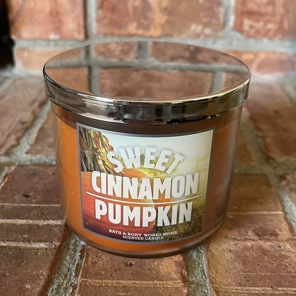 NEW Bath & Body Works Sweet Cinnamon Pumpkin 3 Wick Jar Candle - Picture 1 of 3